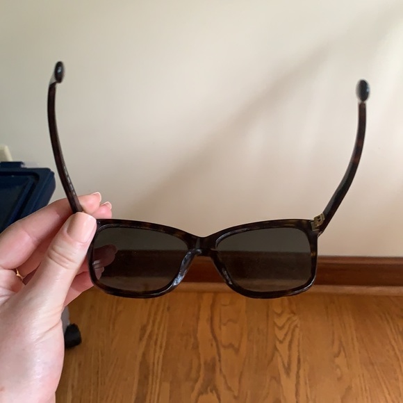 Givenchy Tortoise sunglasses - Picture 3 of 6